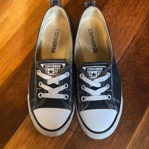 Women’s Converse Size 6 US